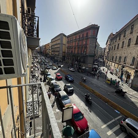 Apartamento La Dimora Di Cinzia Nápoles Exterior foto